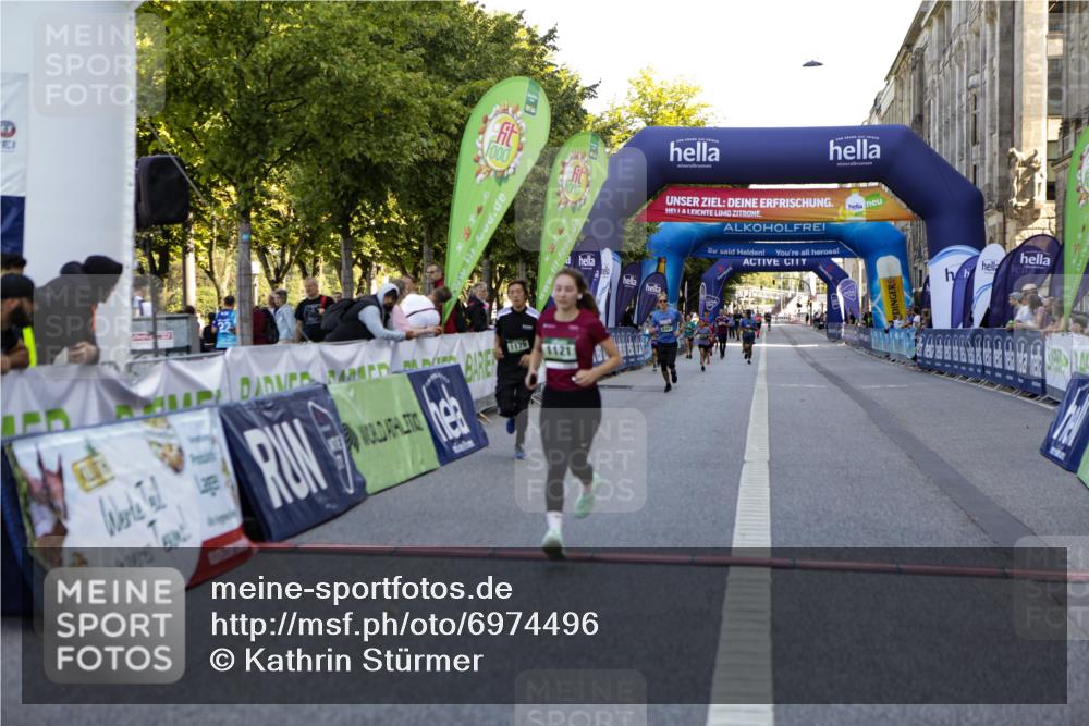 01.09.2024 - BARMER Alsterlauf Kathrin Stürmer Photography http://msf.ph/oto/6974496 01.09.2024 11:39:45 Ziel 1102, 1121, 1179, 1195, 8301 meine-sportfotos.de