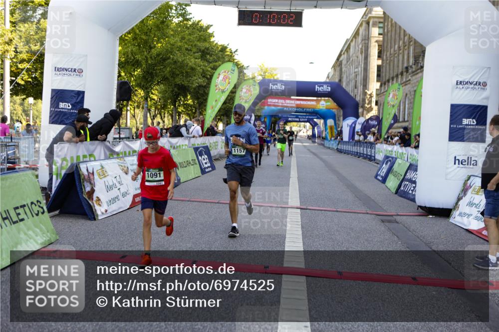 01.09.2024 - BARMER Alsterlauf Kathrin Stürmer Photography http://msf.ph/oto/6974525 01.09.2024 11:40:01 Ziel 292, 1028, 1055, 1077, 1091, 1092, 1105, 1132, 1144, 1157, 1185, 1207 meine-sportfotos.de