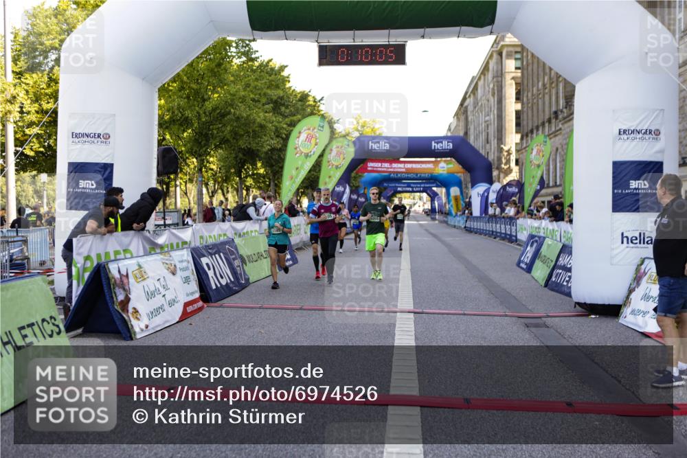 01.09.2024 - BARMER Alsterlauf Kathrin Stürmer Photography http://msf.ph/oto/6974526 01.09.2024 11:40:04 Ziel 1028, 1055, 1077, 1091, 1092, 1105, 1132, 1157, 1185, 1207 meine-sportfotos.de