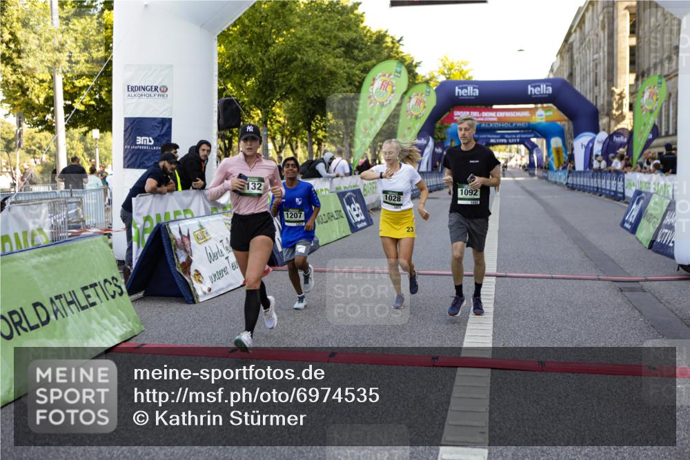 01.09.2024 - BARMER Alsterlauf Kathrin Stürmer Photography http://msf.ph/oto/6974535 01.09.2024 11:40:09 Ziel 1028, 1055, 1077, 1092, 1105, 1132, 1185, 1207 meine-sportfotos.de