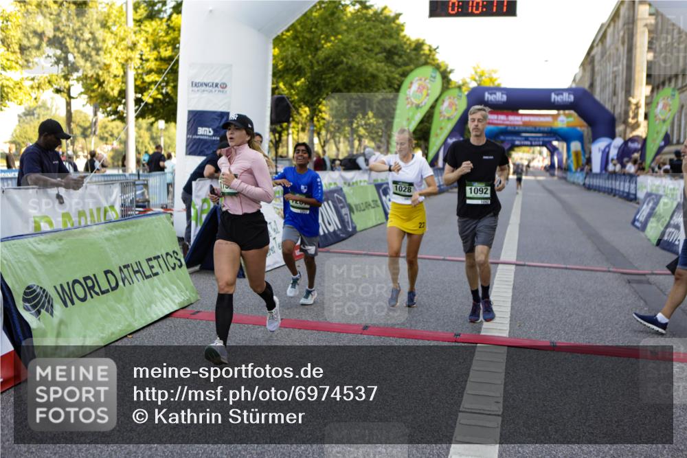 01.09.2024 - BARMER Alsterlauf Kathrin Stürmer Photography http://msf.ph/oto/6974537 01.09.2024 11:40:10 Ziel 1028, 1055, 1077, 1092, 1105, 1132, 1185, 1207, 8260, 8349 meine-sportfotos.de