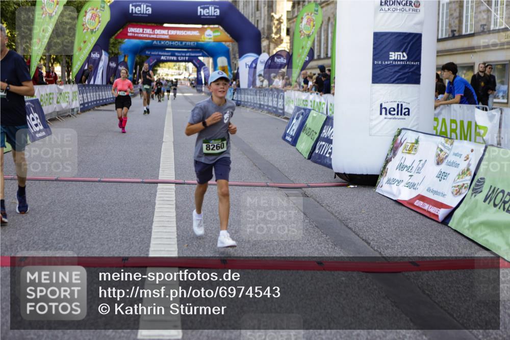 01.09.2024 - BARMER Alsterlauf Kathrin Stürmer Photography http://msf.ph/oto/6974543 01.09.2024 11:40:20 Ziel 1073, 1198, 8260, 8349 meine-sportfotos.de