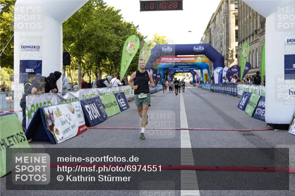 01.09.2024 - BARMER Alsterlauf Kathrin Stürmer Photography http://msf.ph/oto/6974551 01.09.2024 11:40:28 Ziel 1073, 1168, 1198, 8117 meine-sportfotos.de