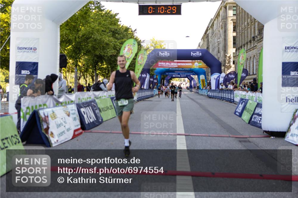 01.09.2024 - BARMER Alsterlauf Kathrin Stürmer Photography http://msf.ph/oto/6974554 01.09.2024 11:40:28 Ziel 1073, 1168, 1198, 8117 meine-sportfotos.de