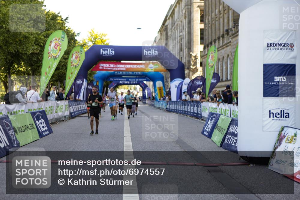 01.09.2024 - BARMER Alsterlauf Kathrin Stürmer Photography http://msf.ph/oto/6974557 01.09.2024 11:40:34 Ziel 1025, 1073, 1161, 1162, 1168, 1175, 1196, 8117 meine-sportfotos.de