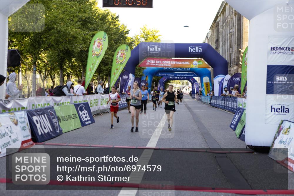 01.09.2024 - BARMER Alsterlauf Kathrin Stürmer Photography http://msf.ph/oto/6974579 01.09.2024 11:40:49 Ziel 1021, 1025, 1027, 1136, 1172, 8262, 8275 meine-sportfotos.de