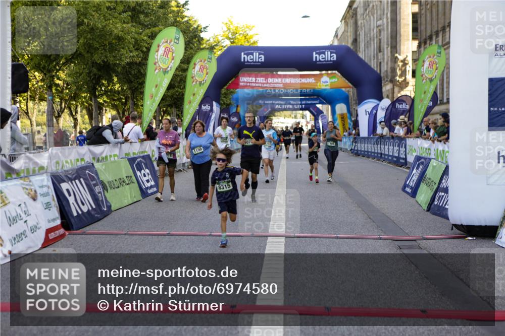 01.09.2024 - BARMER Alsterlauf Kathrin Stürmer Photography http://msf.ph/oto/6974580 01.09.2024 11:40:57 Ziel 1199, 1074, 1104, 1116, 1170, 1172, 5208, 8259, 8262, 8275, 8354 meine-sportfotos.de