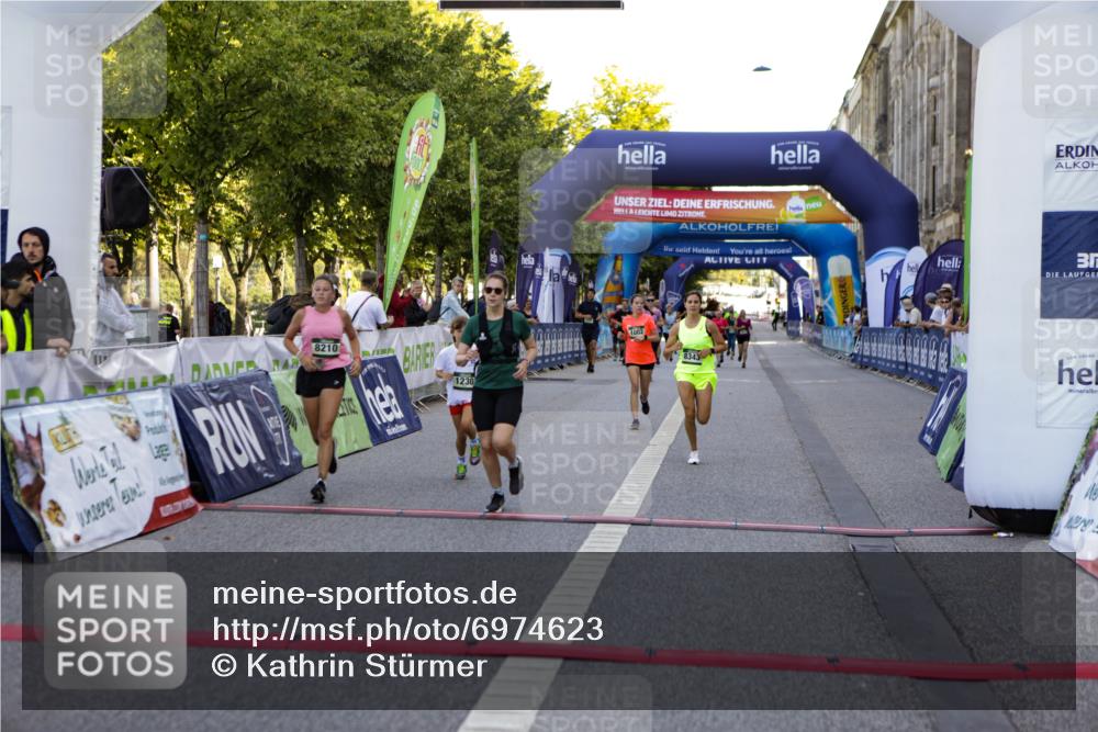 01.09.2024 - BARMER Alsterlauf Kathrin Stürmer Photography http://msf.ph/oto/6974623 01.09.2024 11:41:18 Ziel 1002, 1013, 1047, 1190, 1230, 1238, 8210, 8211, 8343 meine-sportfotos.de