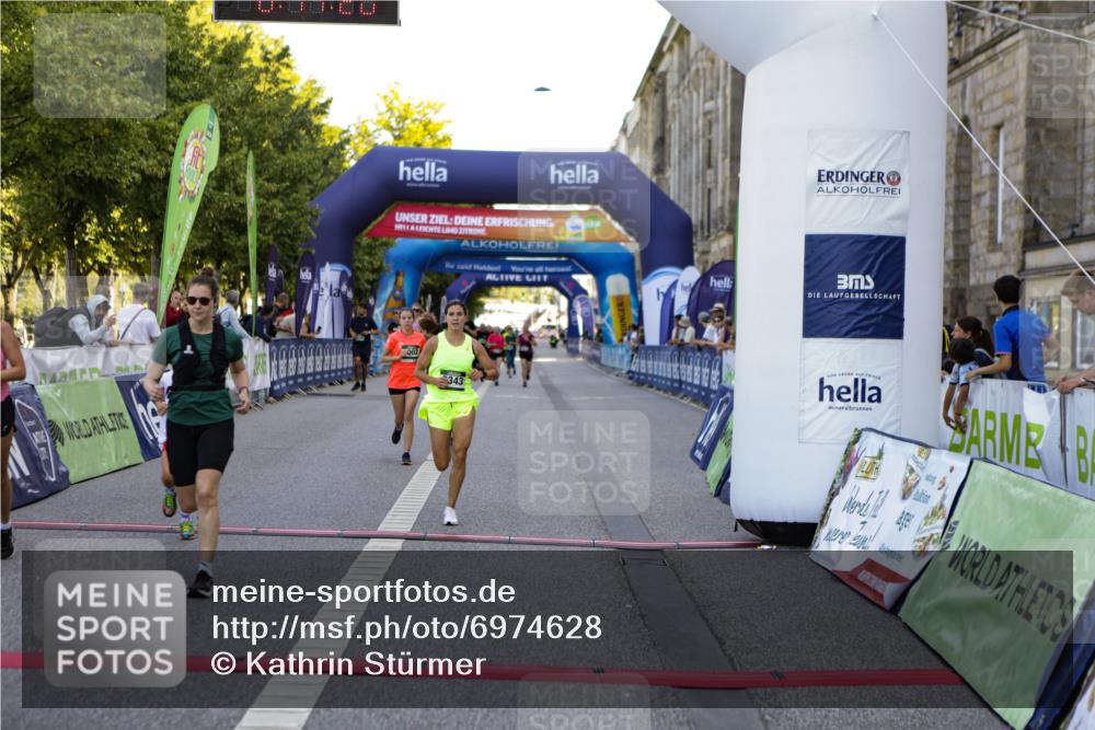 01.09.2024 - BARMER Alsterlauf Kathrin Stürmer Photography http://msf.ph/oto/6974628 01.09.2024 11:41:19 Ziel 1002, 1013, 1047, 1190, 1230, 1238, 8210, 8211, 8343 meine-sportfotos.de