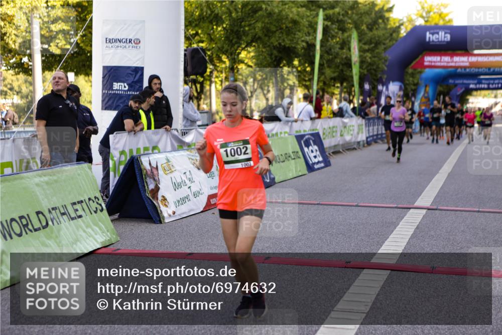 01.09.2024 - BARMER Alsterlauf Kathrin Stürmer Photography http://msf.ph/oto/6974632 01.09.2024 11:41:23 Ziel 1002, 1030, 1047, 1083, 1106, 1171, 1213, 1214, 1230, 1238, 8210, 8343 meine-sportfotos.de