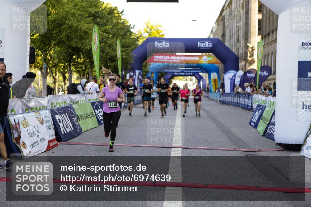 01.09.2024 - BARMER Alsterlauf Kathrin Stürmer Photography http://msf.ph/oto/6974639 01.09.2024 11:41:27 Ziel 1002, 1030, 1081, 1083, 1085, 1106, 1156, 1171, 1174, 1193, 1213, 1214, 1238 meine-sportfotos.de