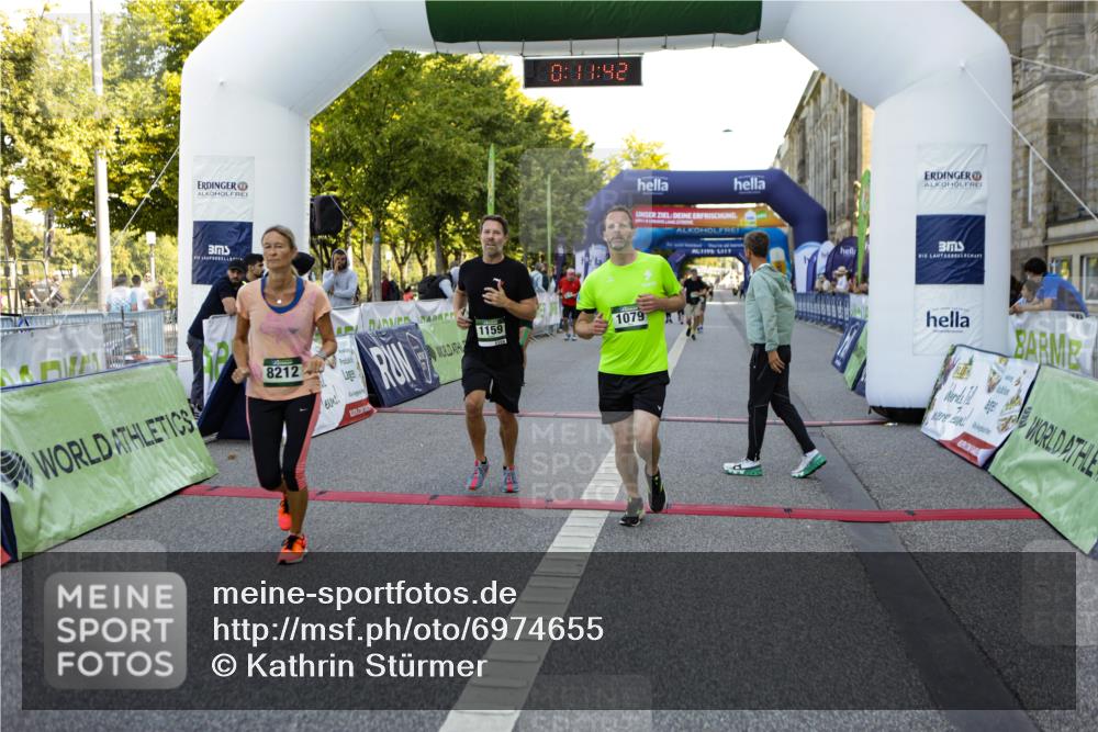 01.09.2024 - BARMER Alsterlauf Kathrin Stürmer Photography http://msf.ph/oto/6974655 01.09.2024 11:41:41 Ziel 1005, 1014, 1079, 1124, 1131, 1156, 1159, 1174, 1193, 1194, 8124, 8184, 8185, 8212, 8341 meine-sportfotos.de