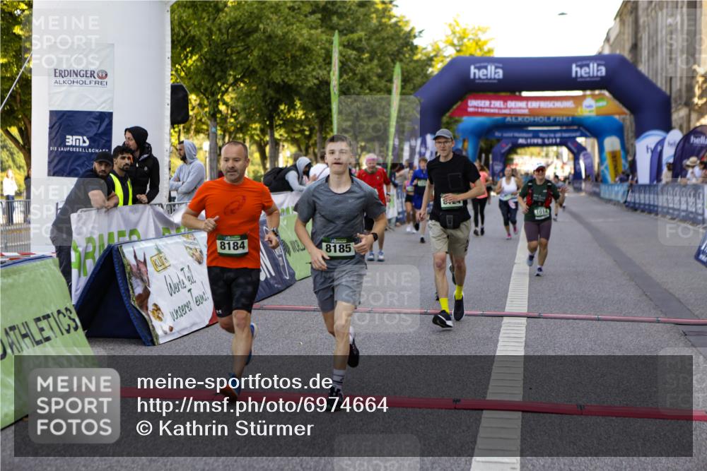 01.09.2024 - BARMER Alsterlauf Kathrin Stürmer Photography http://msf.ph/oto/6974664 01.09.2024 11:41:48 Ziel 8339, 1014, 1034, 1035, 1117, 1123, 1194, 1208, 1231, 8124, 8184, 8185, 8341 meine-sportfotos.de