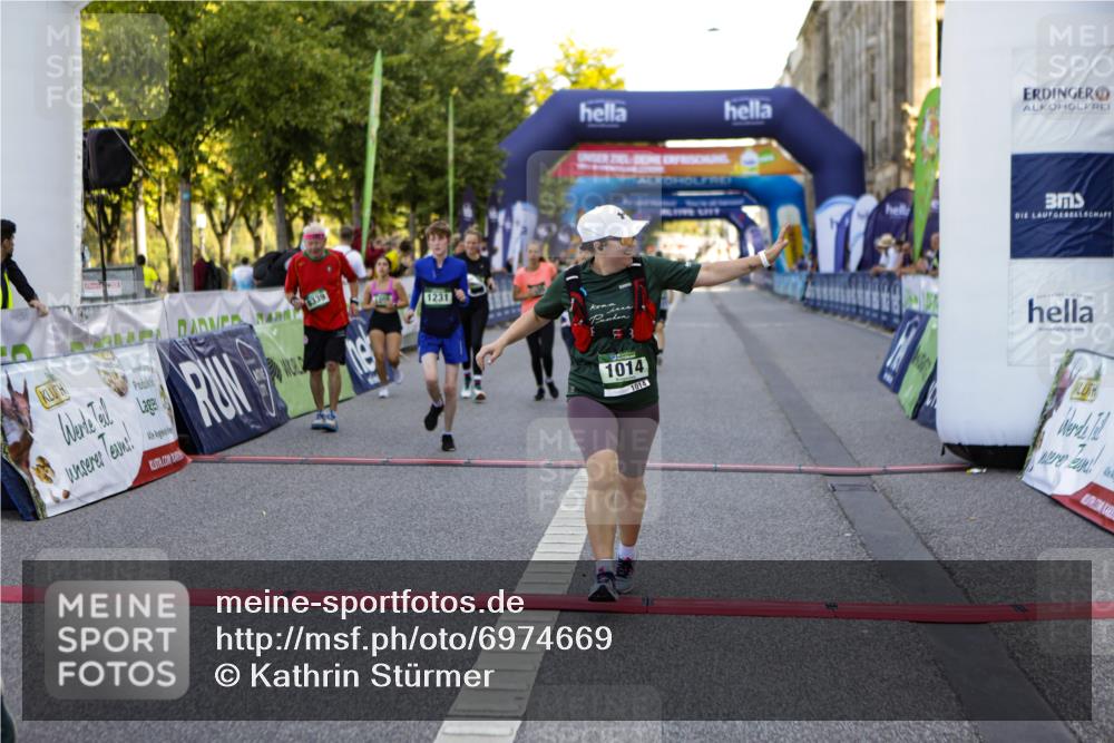 01.09.2024 - BARMER Alsterlauf Kathrin Stürmer Photography http://msf.ph/oto/6974669 01.09.2024 11:41:52 Ziel 8339, 1014, 1034, 1035, 1041, 1117, 1123, 1208, 1231, 8124, 8184, 8185, 8341 meine-sportfotos.de