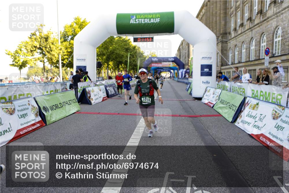 01.09.2024 - BARMER Alsterlauf Kathrin Stürmer Photography http://msf.ph/oto/6974674 01.09.2024 11:41:53 Ziel 8339, 1014, 1034, 1035, 1041, 1117, 1123, 1208, 1231, 8124, 8127, 8184, 8185, 8341 meine-sportfotos.de