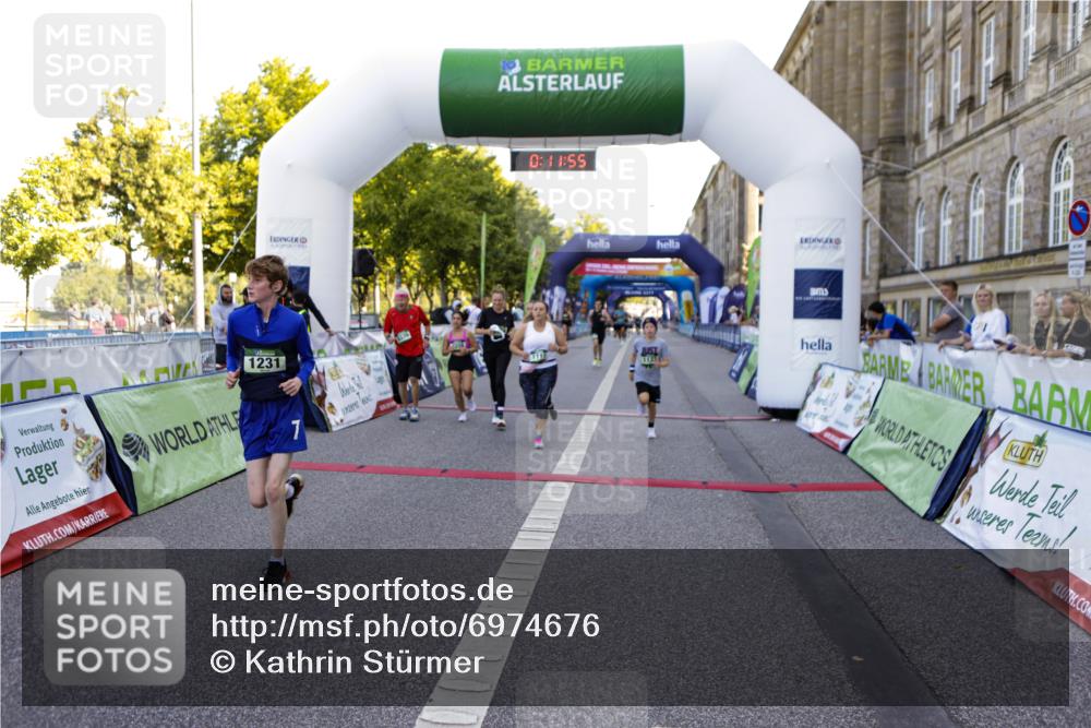 01.09.2024 - BARMER Alsterlauf Kathrin Stürmer Photography http://msf.ph/oto/6974676 01.09.2024 11:41:55 Ziel 8339, 1014, 1034, 1035, 1041, 1117, 1123, 1208, 1231, 8009, 8127, 8341 meine-sportfotos.de