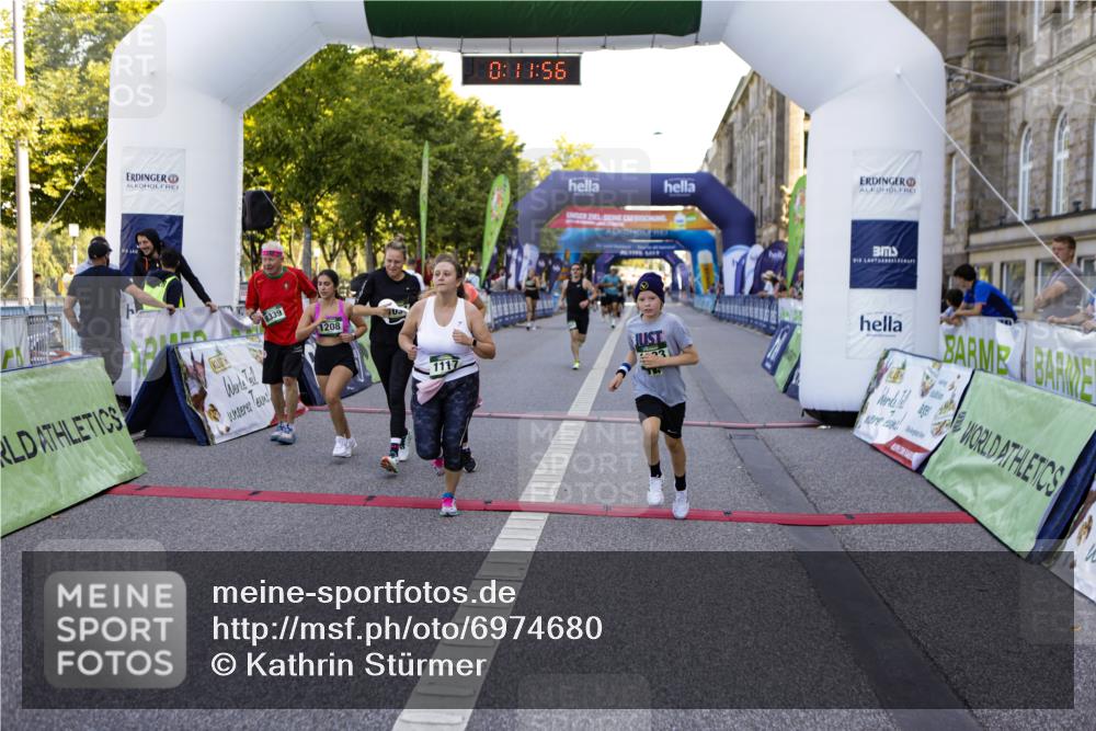 01.09.2024 - BARMER Alsterlauf Kathrin Stürmer Photography http://msf.ph/oto/6974680 01.09.2024 11:41:55 Ziel 8339, 1014, 1034, 1035, 1041, 1117, 1123, 1208, 1231, 8009, 8127, 8341 meine-sportfotos.de