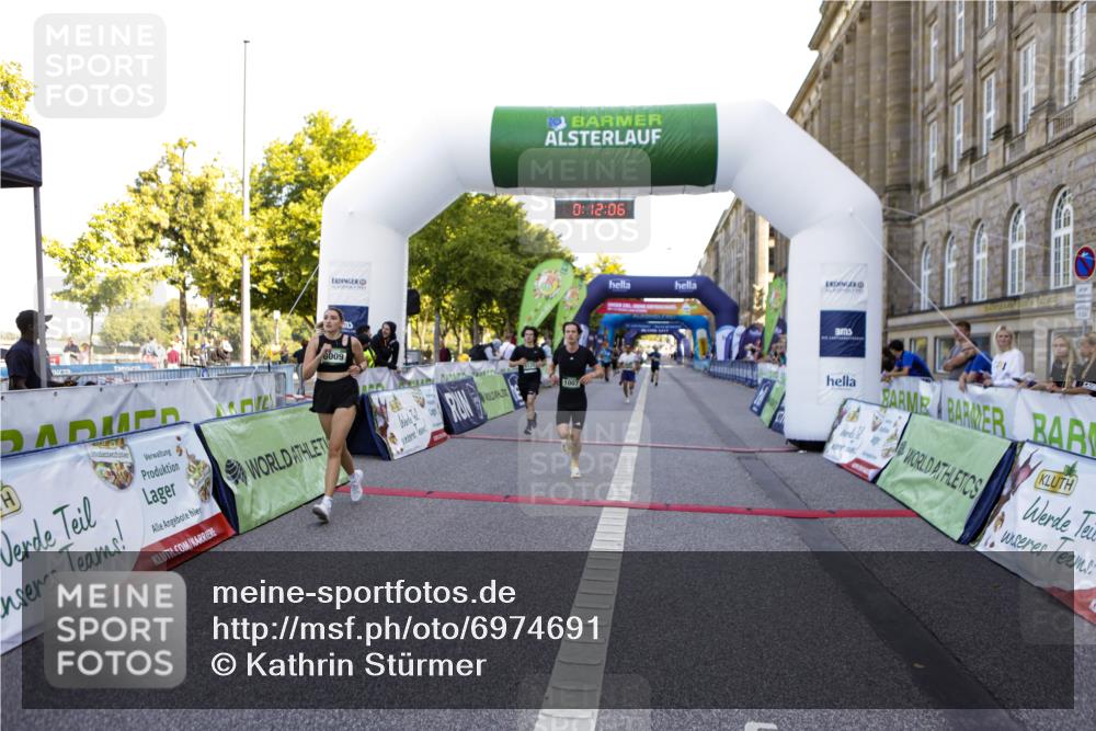 01.09.2024 - BARMER Alsterlauf Kathrin Stürmer Photography http://msf.ph/oto/6974691 01.09.2024 11:42:06 Ziel 1007, 1043, 1125, 1217, 8009, 8113, 8127, 8298 meine-sportfotos.de