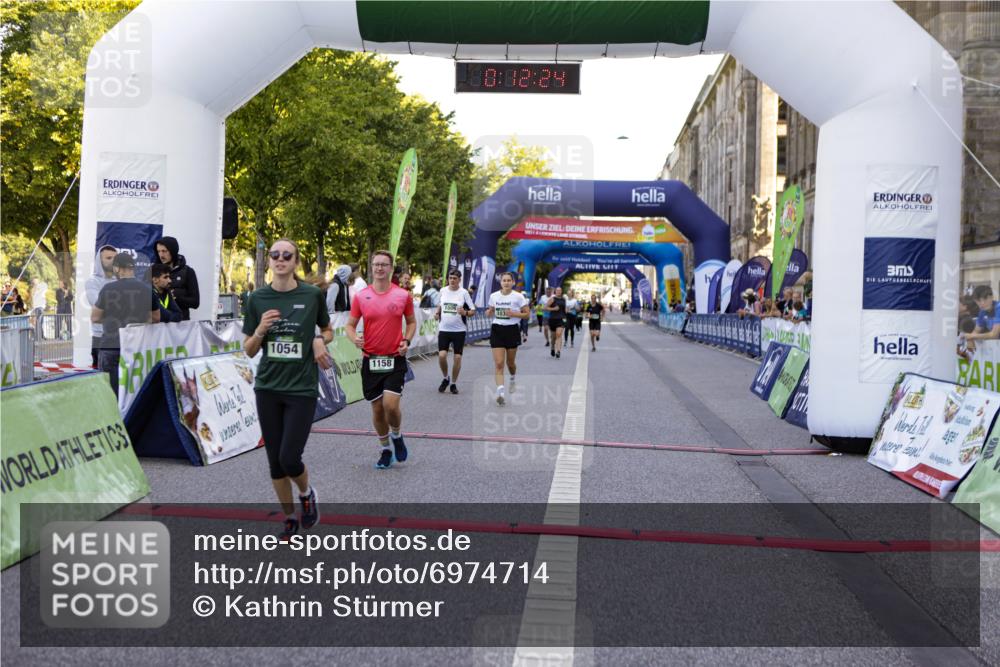 01.09.2024 - BARMER Alsterlauf Kathrin Stürmer Photography http://msf.ph/oto/6974714 01.09.2024 11:42:23 Ziel 1004, 1009, 1017, 1037, 1054, 1139, 1158, 1210, 1222, 8085, 8208 meine-sportfotos.de