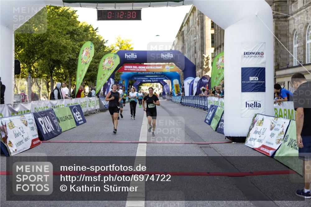 01.09.2024 - BARMER Alsterlauf Kathrin Stürmer Photography http://msf.ph/oto/6974722 01.09.2024 11:42:29 Ziel 1009, 1037, 1038, 1057, 1064, 1070, 1158, 1211, 1222, 8001, 8208 meine-sportfotos.de