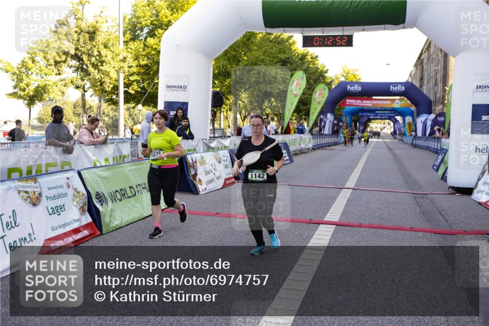 01.09.2024 - BARMER Alsterlauf Kathrin Stürmer Photography http://msf.ph/oto/6974757 01.09.2024 11:42:51 Ziel 1039, 1059, 1075, 1111, 1142, 1148, 1232, 2990 meine-sportfotos.de