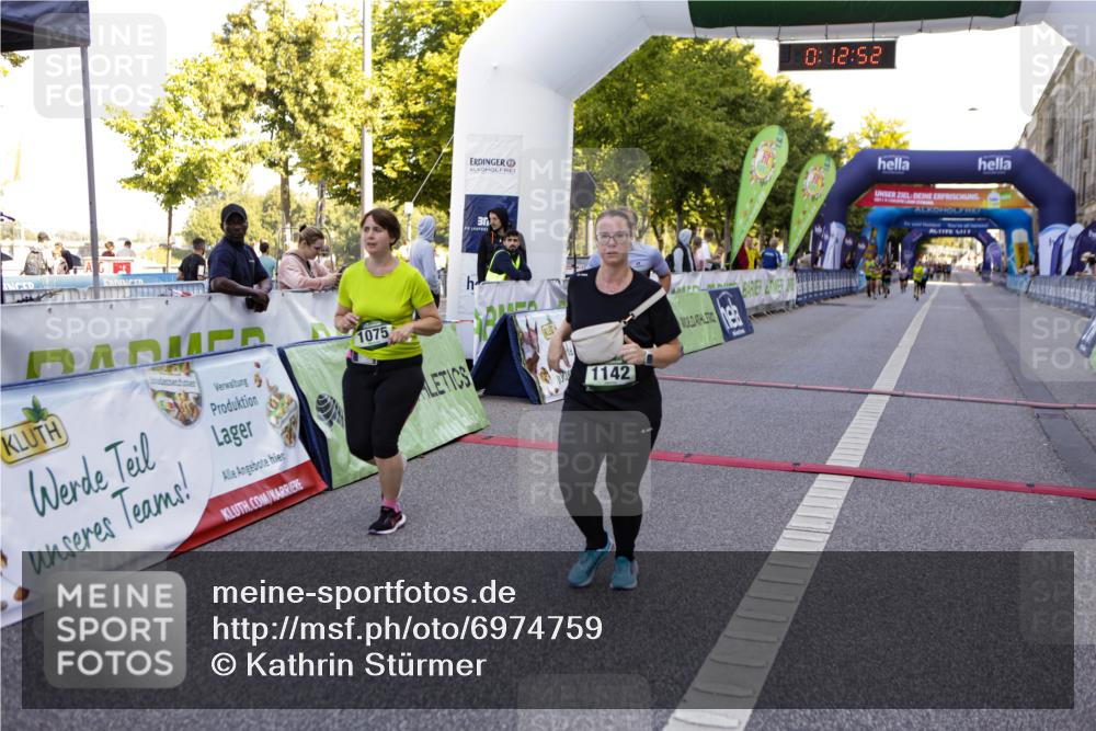 01.09.2024 - BARMER Alsterlauf Kathrin Stürmer Photography http://msf.ph/oto/6974759 01.09.2024 11:42:51 Ziel 1039, 1059, 1075, 1111, 1142, 1148, 1232, 2990 meine-sportfotos.de