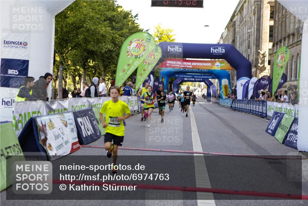 01.09.2024 - BARMER Alsterlauf Kathrin Stürmer Photography http://msf.ph/oto/6974763 01.09.2024 11:43:02 Ziel 1015, 1049, 1146, 1204, 1234, 1236, 1237, 8353 meine-sportfotos.de
