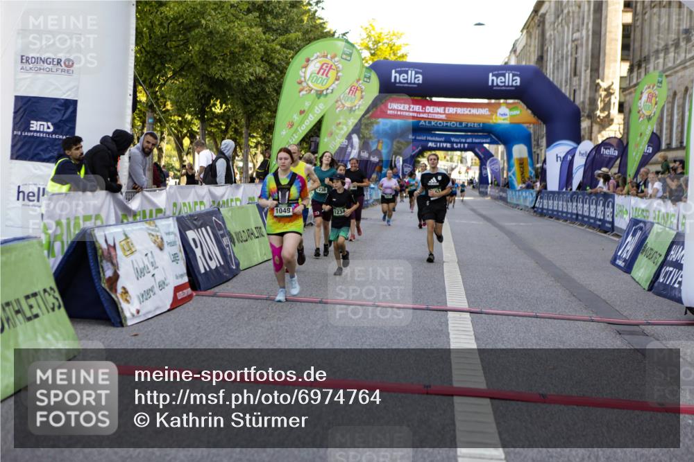 01.09.2024 - BARMER Alsterlauf Kathrin Stürmer Photography http://msf.ph/oto/6974764 01.09.2024 11:43:05 Ziel 1015, 1049, 1060, 1072, 1146, 1204, 1234, 1236, 1237, 8353 meine-sportfotos.de