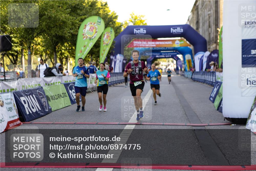 01.09.2024 - BARMER Alsterlauf Kathrin Stürmer Photography http://msf.ph/oto/6974775 01.09.2024 11:43:19 Ziel 1052, 1053, 1060, 1072, 1087, 1113, 1114, 8300, 8311 meine-sportfotos.de