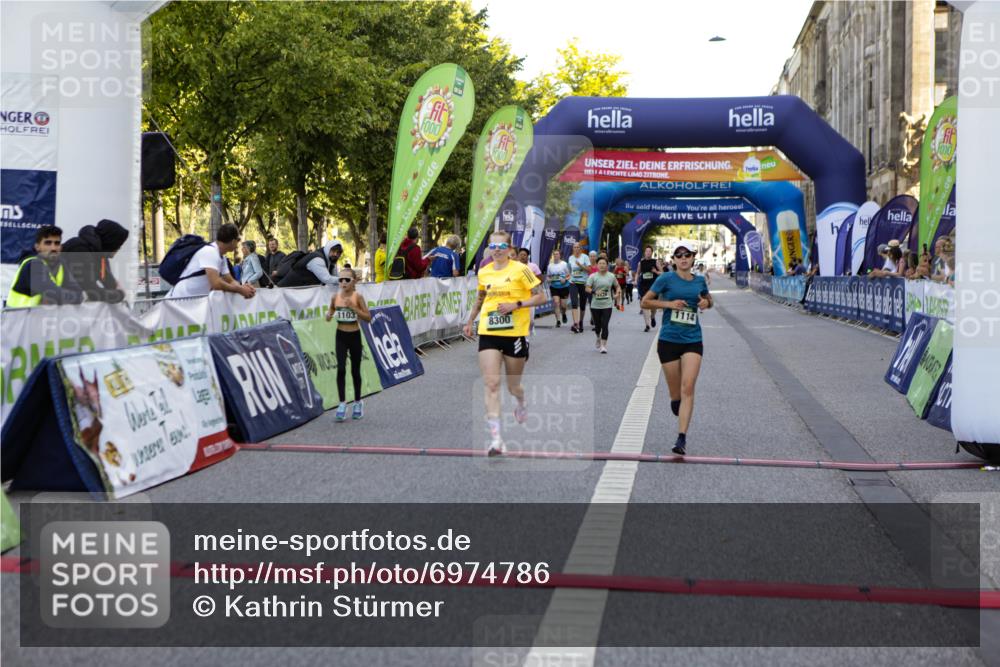 01.09.2024 - BARMER Alsterlauf Kathrin Stürmer Photography http://msf.ph/oto/6974786 01.09.2024 11:43:28 Ziel 1031, 1089, 1103, 1114, 1126, 1173, 1205, 1243, 8300 meine-sportfotos.de