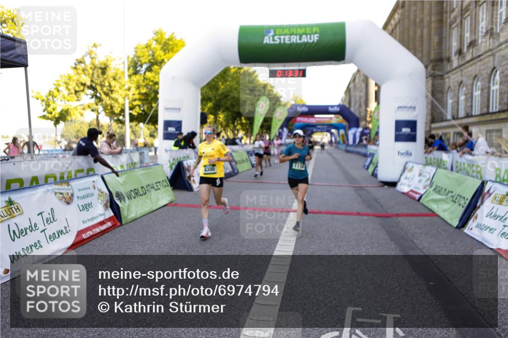 01.09.2024 - BARMER Alsterlauf Kathrin Stürmer Photography http://msf.ph/oto/6974794 01.09.2024 11:43:30 Ziel 1031, 1045, 1089, 1103, 1114, 1126, 1160, 1173, 1202, 1205, 1243, 8300 meine-sportfotos.de