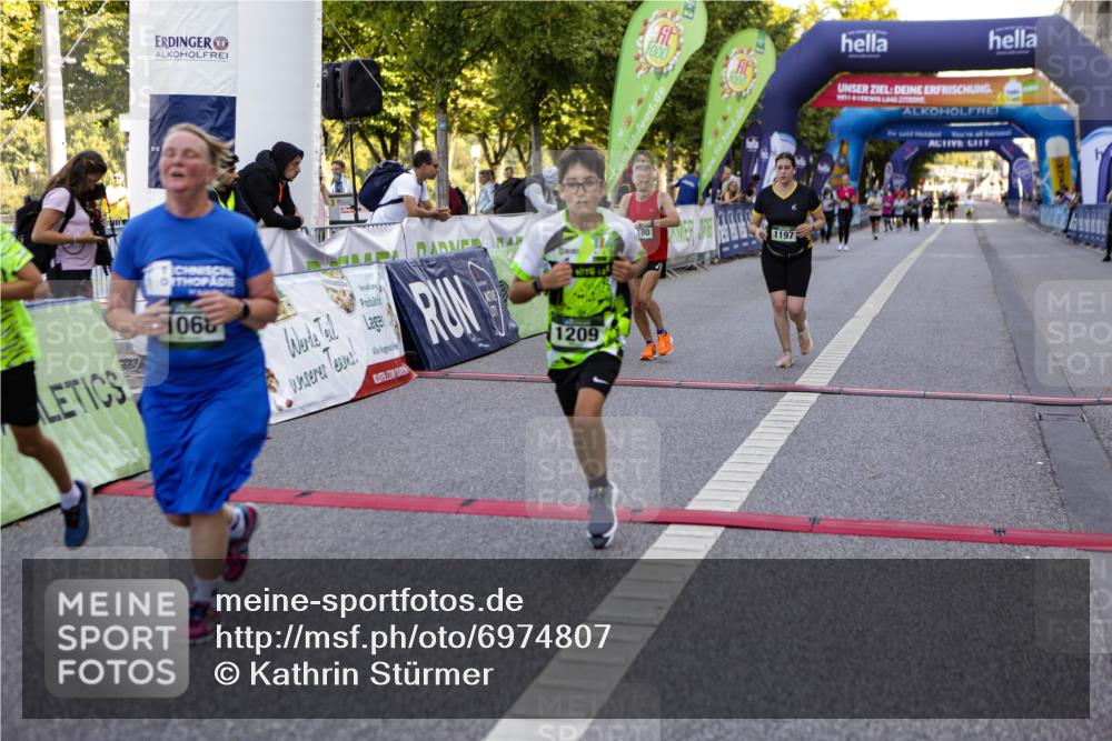 01.09.2024 - BARMER Alsterlauf Kathrin Stürmer Photography http://msf.ph/oto/6974807 01.09.2024 11:43:46 Ziel 1029, 1048, 1068, 1099, 1108, 1180, 1197, 1200, 1209 meine-sportfotos.de