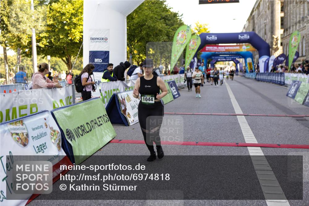 01.09.2024 - BARMER Alsterlauf Kathrin Stürmer Photography http://msf.ph/oto/6974818 01.09.2024 11:44:03 Ziel 1044, 1141, 1167, 2820 meine-sportfotos.de