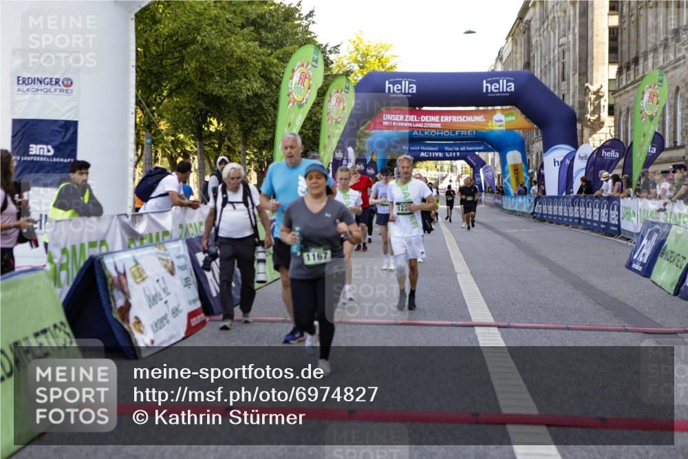01.09.2024 - BARMER Alsterlauf Kathrin Stürmer Photography http://msf.ph/oto/6974827 01.09.2024 11:44:13 Ziel 1067, 1138, 1141, 1152, 1167, 1186, 1220, 1221, 1228, 8103, 8104, 8273 meine-sportfotos.de
