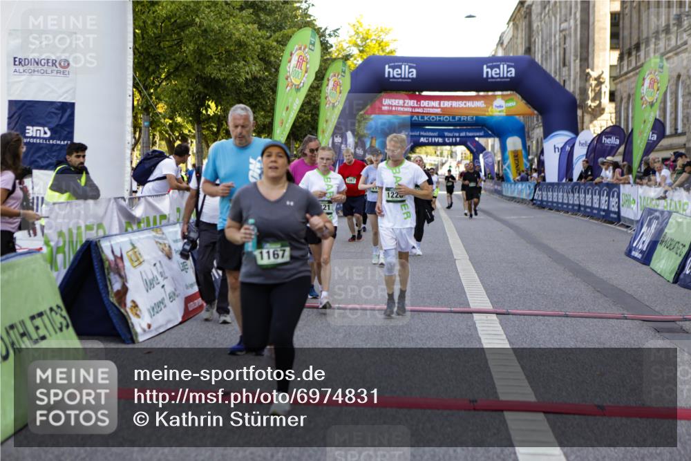 01.09.2024 - BARMER Alsterlauf Kathrin Stürmer Photography http://msf.ph/oto/6974831 01.09.2024 11:44:14 Ziel 1036, 1067, 1138, 1152, 1167, 1186, 1212, 1220, 1221, 1228, 8103, 8104, 8273 meine-sportfotos.de