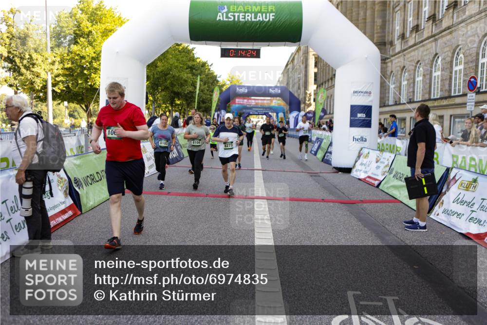 01.09.2024 - BARMER Alsterlauf Kathrin Stürmer Photography http://msf.ph/oto/6974835 01.09.2024 11:44:23 Ziel 1010, 1036, 1067, 1076, 1095, 1133, 1138, 1152, 1155, 1165, 1183, 1184, 1195, 1203, 1212, 1219, 4006, 8103, 8104, 8273 meine-sportfotos.de