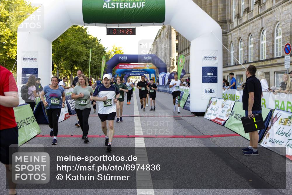 01.09.2024 - BARMER Alsterlauf Kathrin Stürmer Photography http://msf.ph/oto/6974836 01.09.2024 11:44:24 Ziel 1010, 1036, 1050, 1067, 1076, 1095, 1133, 1138, 1155, 1165, 1183, 1184, 1191, 1195, 1203, 1212, 1219, 4006, 8103, 8104, 8273 meine-sportfotos.de