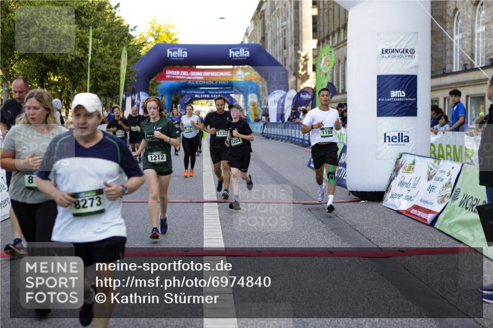 01.09.2024 - BARMER Alsterlauf Kathrin Stürmer Photography http://msf.ph/oto/6974840 01.09.2024 11:44:25 Ziel 1010, 1036, 1050, 1067, 1076, 1095, 1133, 1153, 1155, 1165, 1183, 1184, 1191, 1195, 1203, 1212, 1219, 4006, 8103, 8104, 8273 meine-sportfotos.de