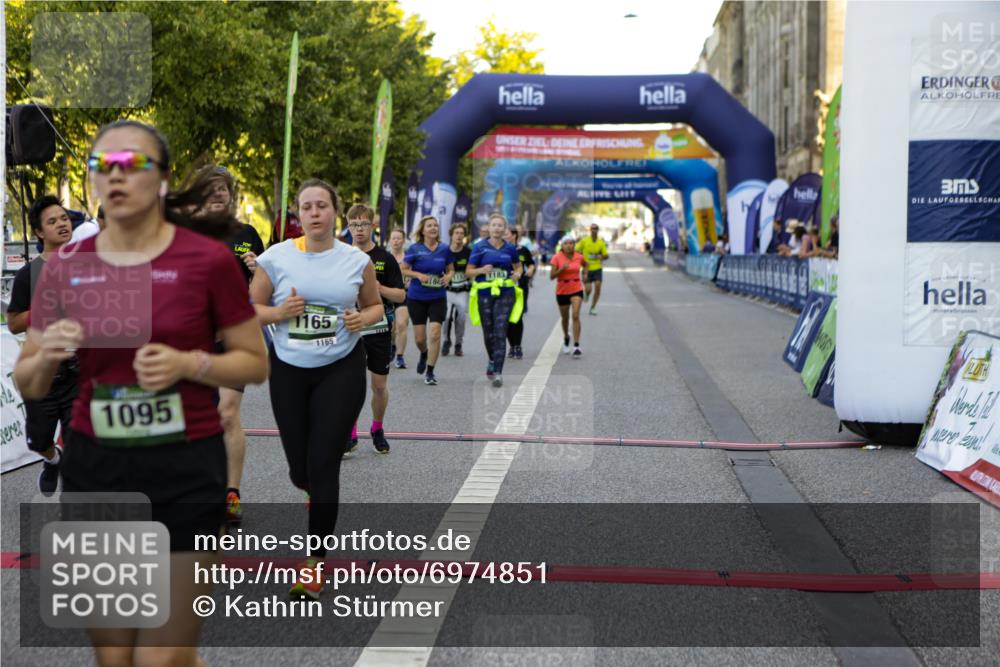 01.09.2024 - BARMER Alsterlauf Kathrin Stürmer Photography http://msf.ph/oto/6974851 01.09.2024 11:44:29 Ziel 1010, 1036, 1050, 1076, 1095, 1096, 1102, 1133, 1153, 1155, 1165, 1183, 1184, 1191, 1195, 1203, 1212, 1219, 4006 meine-sportfotos.de