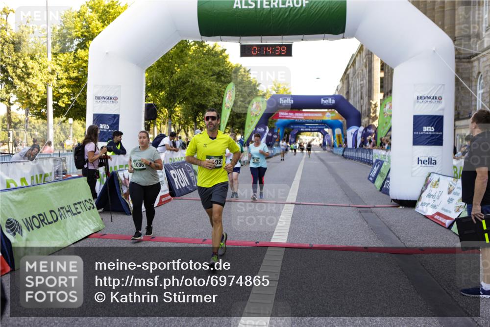 01.09.2024 - BARMER Alsterlauf Kathrin Stürmer Photography http://msf.ph/oto/6974865 01.09.2024 11:44:38 Ziel 1050, 1096, 1102, 1153, 1183, 1184, 1191, 1225, 1226 meine-sportfotos.de
