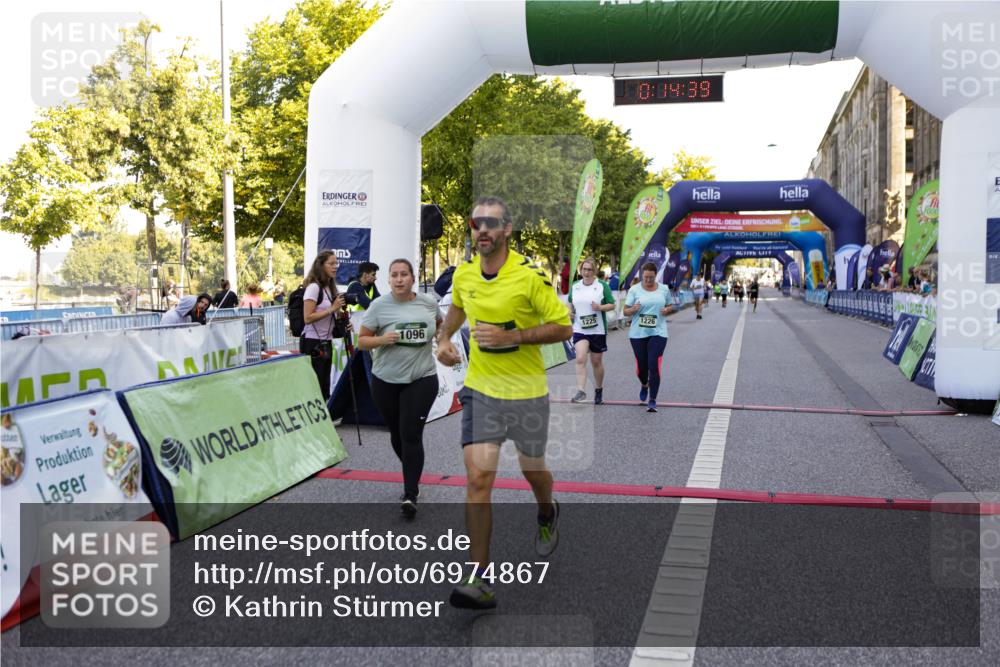 01.09.2024 - BARMER Alsterlauf Kathrin Stürmer Photography http://msf.ph/oto/6974867 01.09.2024 11:44:38 Ziel 1050, 1096, 1102, 1153, 1183, 1184, 1191, 1225, 1226 meine-sportfotos.de
