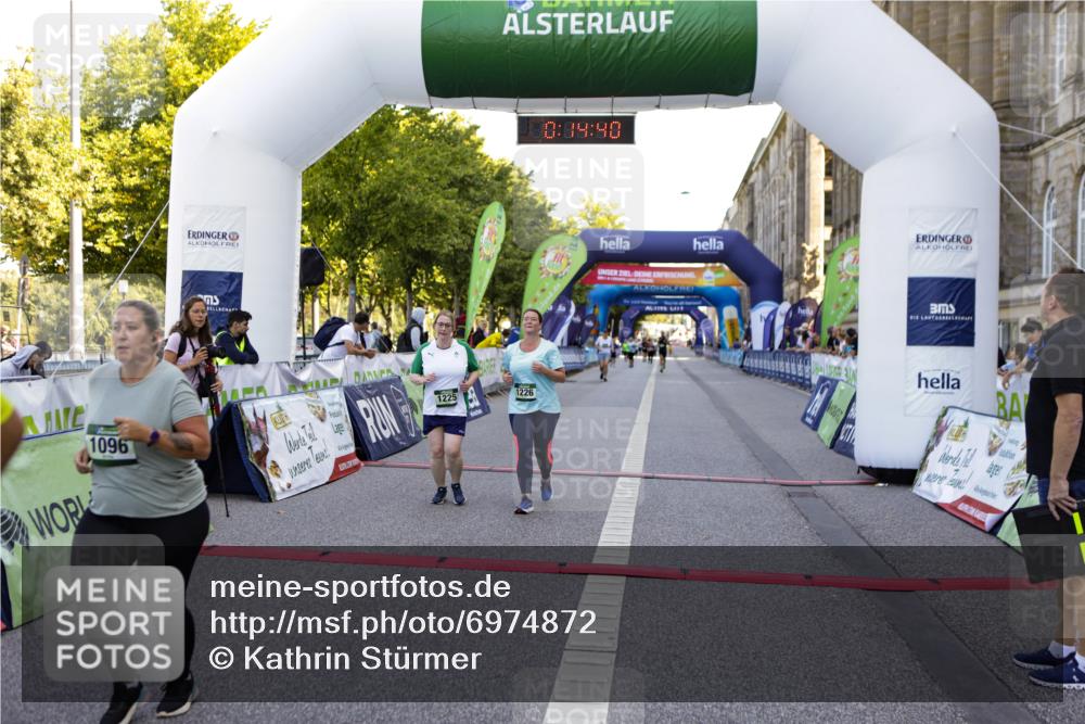 01.09.2024 - BARMER Alsterlauf Kathrin Stürmer Photography http://msf.ph/oto/6974872 01.09.2024 11:44:39 Ziel 1050, 1096, 1102, 1153, 1191, 1225, 1226 meine-sportfotos.de