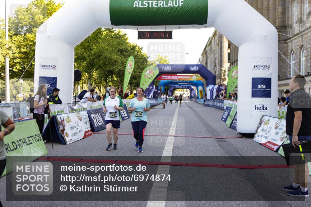 01.09.2024 - BARMER Alsterlauf Kathrin Stürmer Photography http://msf.ph/oto/6974874 01.09.2024 11:44:40 Ziel 1096, 1102, 1153, 1170, 1225, 1226 meine-sportfotos.de