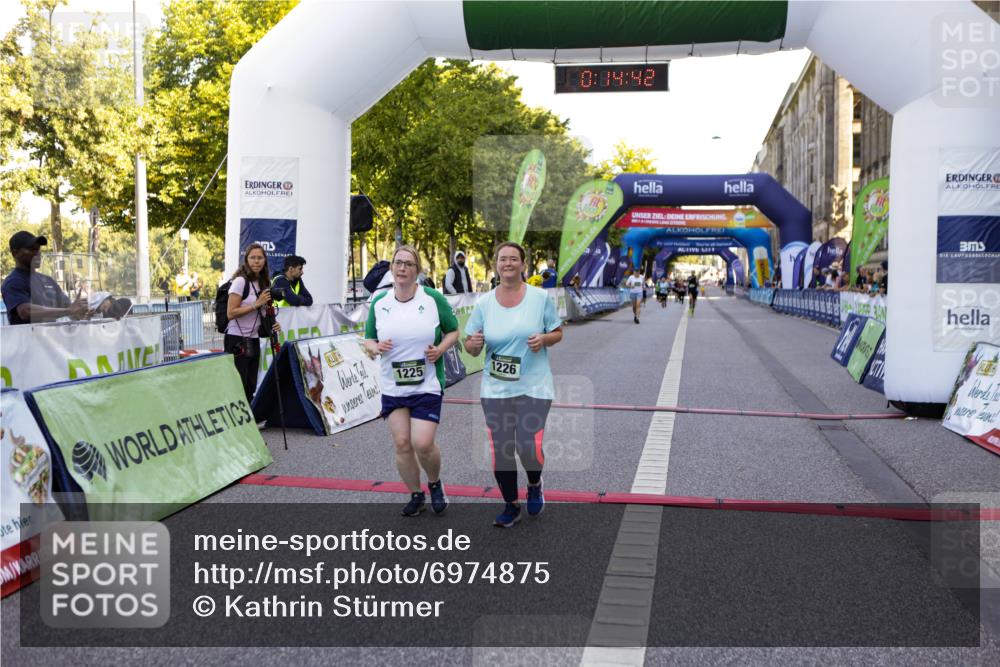 01.09.2024 - BARMER Alsterlauf Kathrin Stürmer Photography http://msf.ph/oto/6974875 01.09.2024 11:44:41 Ziel 1096, 1102, 1170, 1225, 1226 meine-sportfotos.de