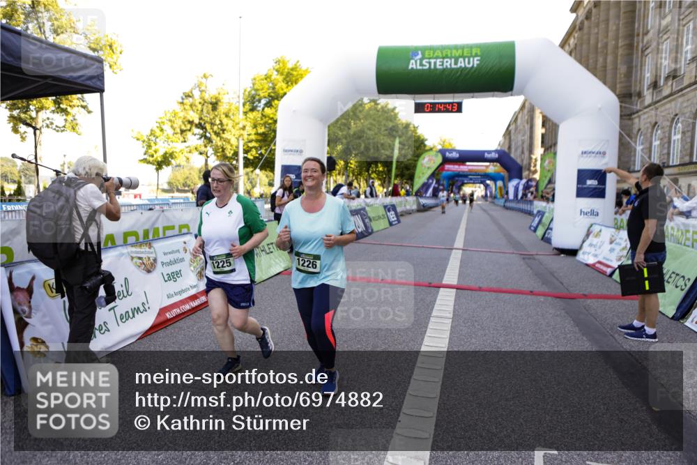 01.09.2024 - BARMER Alsterlauf Kathrin Stürmer Photography http://msf.ph/oto/6974882 01.09.2024 11:44:42 Ziel 1096, 1102, 1170, 1225, 1226 meine-sportfotos.de
