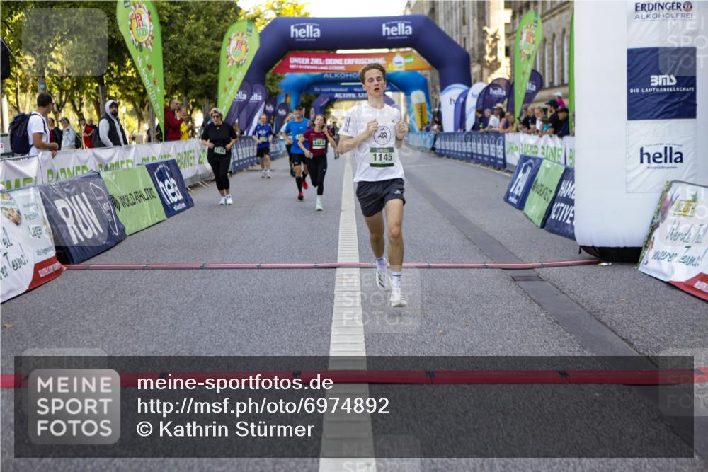 01.09.2024 - BARMER Alsterlauf Kathrin Stürmer Photography http://msf.ph/oto/6974892 01.09.2024 11:44:55 Ziel 1077, 1090, 1121, 1145, 1170, 1181, 1182, 1227, 1235 meine-sportfotos.de