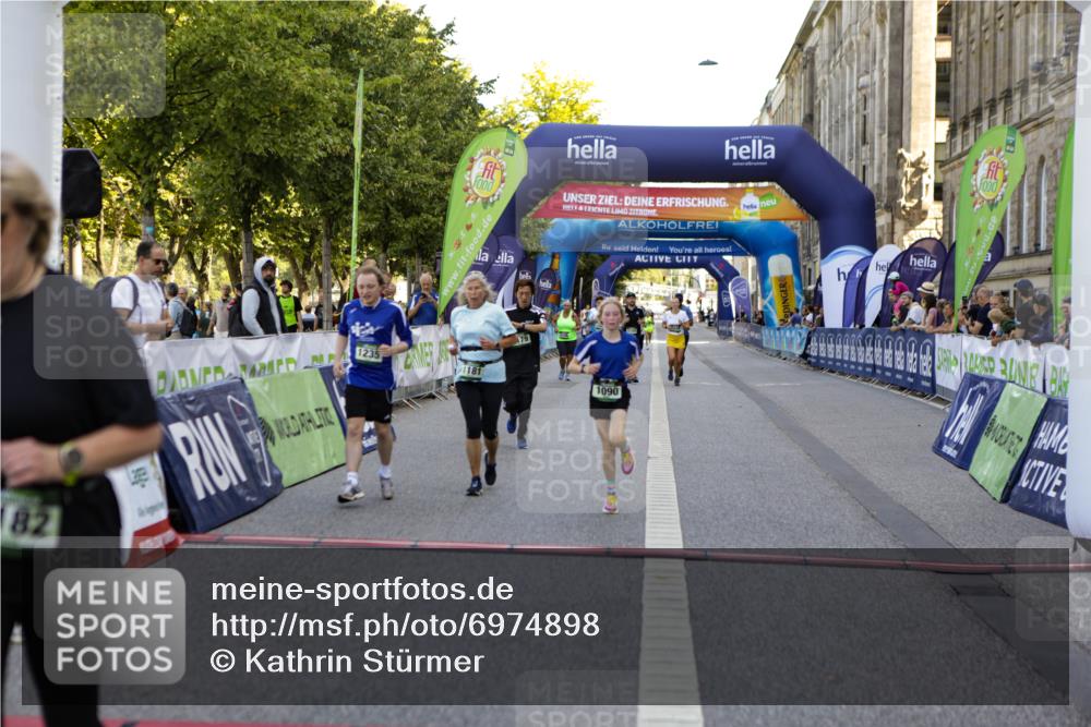 01.09.2024 - BARMER Alsterlauf Kathrin Stürmer Photography http://msf.ph/oto/6974898 01.09.2024 11:45:03 Ziel 1028, 1077, 1090, 1121, 1157, 1179, 1181, 1182, 1235 meine-sportfotos.de