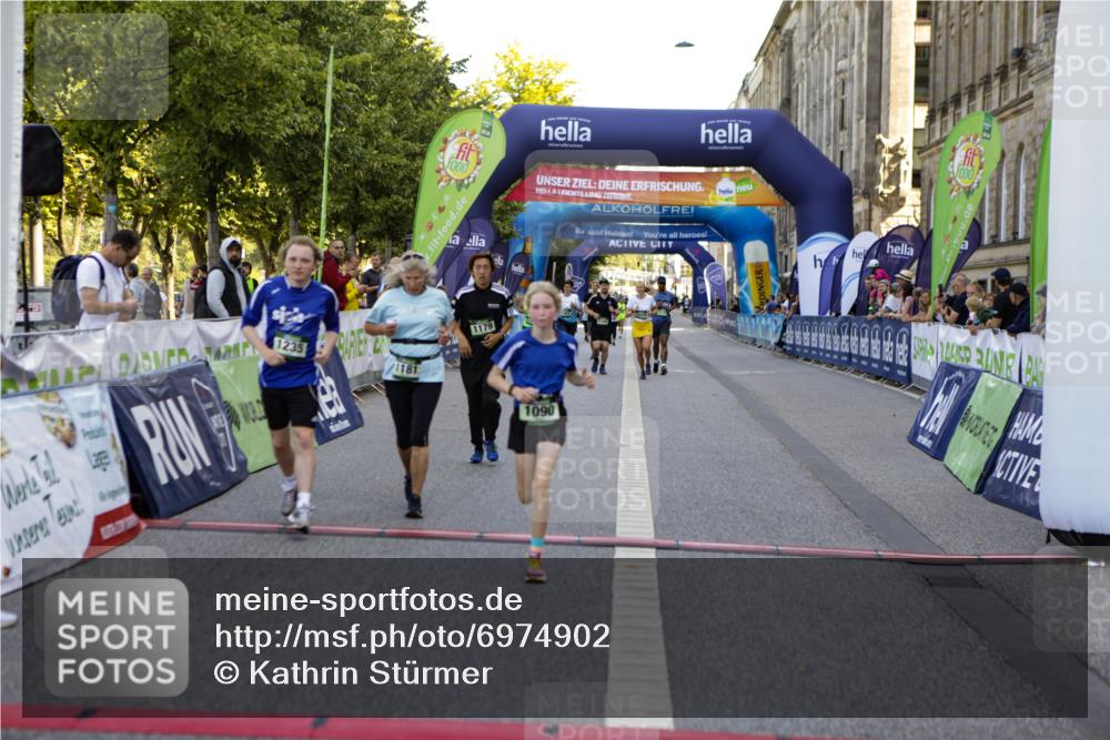 01.09.2024 - BARMER Alsterlauf Kathrin Stürmer Photography http://msf.ph/oto/6974902 01.09.2024 11:45:04 Ziel 1028, 1077, 1090, 1121, 1157, 1179, 1181, 1182, 1235 meine-sportfotos.de