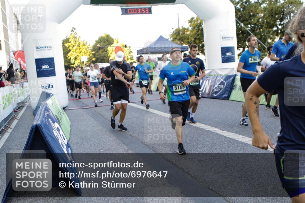 01.09.2024 - BARMER Alsterlauf Kathrin Stürmer Photography http://msf.ph/oto/6976647 01.09.2024 09:13:00 Ziel  meine-sportfotos.de