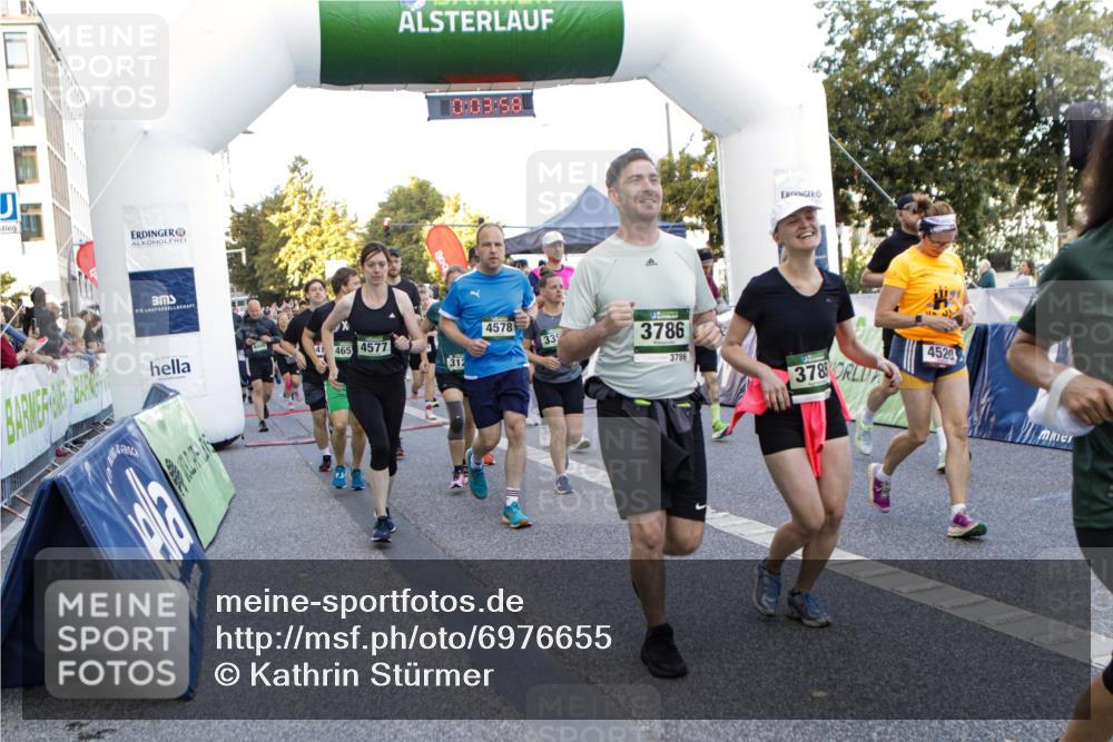 01.09.2024 - BARMER Alsterlauf Kathrin Stürmer Photography http://msf.ph/oto/6976655 01.09.2024 09:13:05 Ziel  meine-sportfotos.de